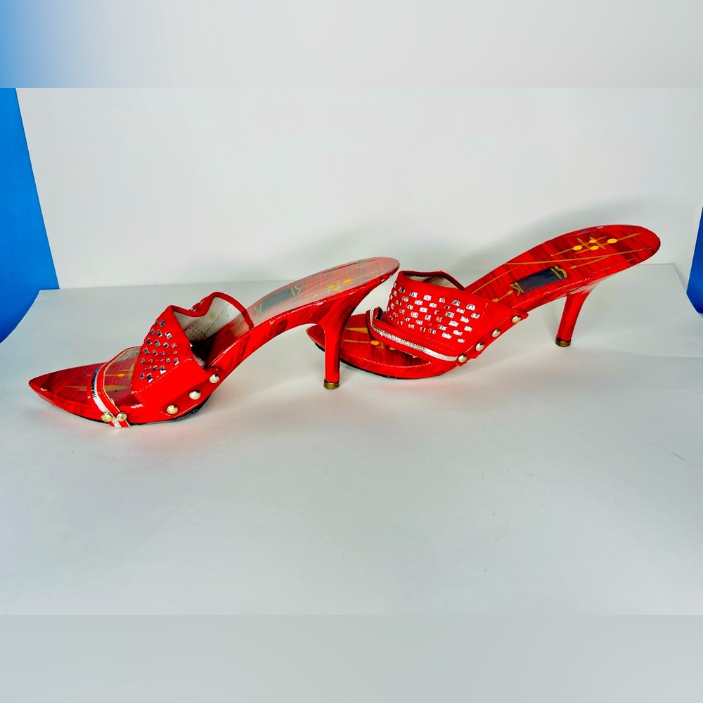 90s Saigon heels, size 6